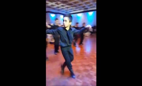 Ο 10χρονος ομογενής μάγεψε με τον χορό του! (video)