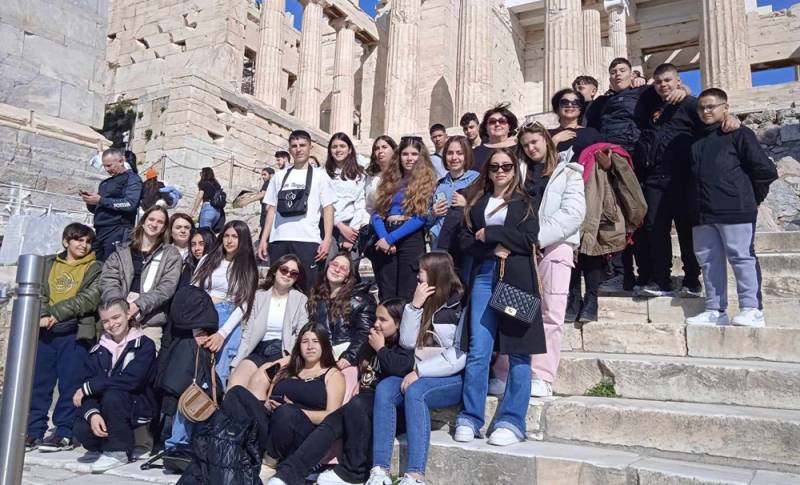 Επίσκεψη στην Ακρόπολη για τη Β' Γυμνασίου Βιάννου