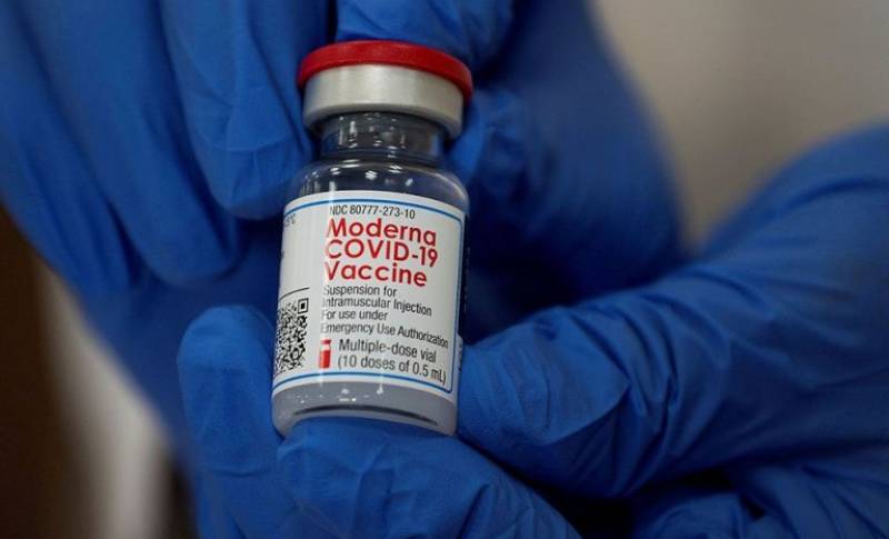 Moderna: Έξτρα δόσεις του εμβολίου στα φιαλίδια