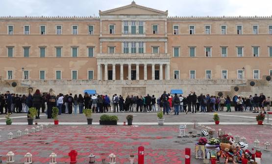 Μνημειομάχοι και (ν)τροπολογιολάγνοι